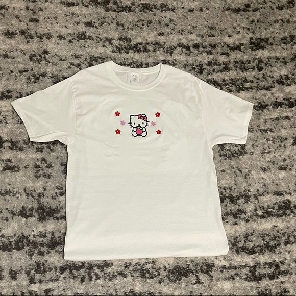 Hello Kitty Tee - Picture 2 of 3